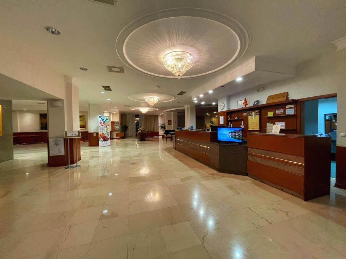 Hotel Metropol - Metropol Lake Resort Lagadin Exterior photo