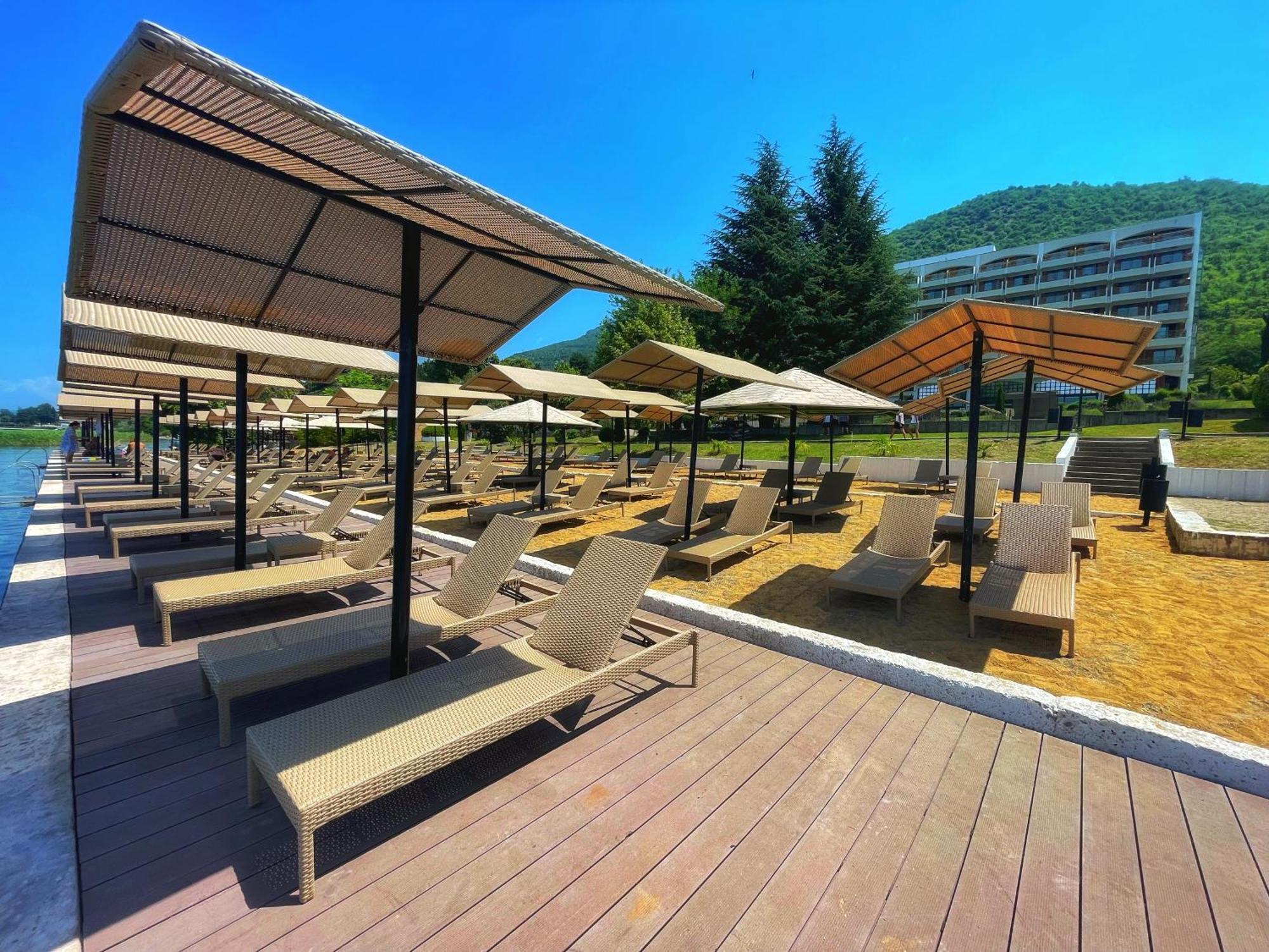 Hotel Metropol - Metropol Lake Resort Lagadin Exterior photo